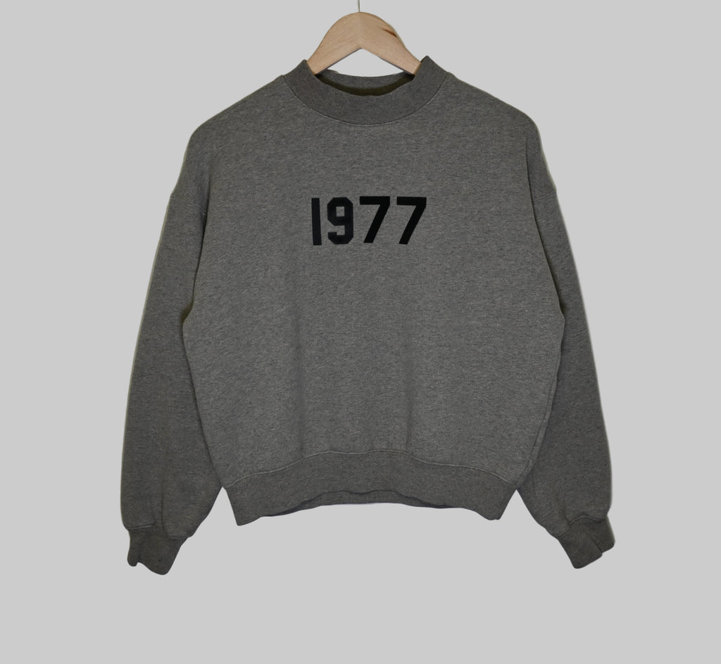 Essential 1977 Long Sleeve