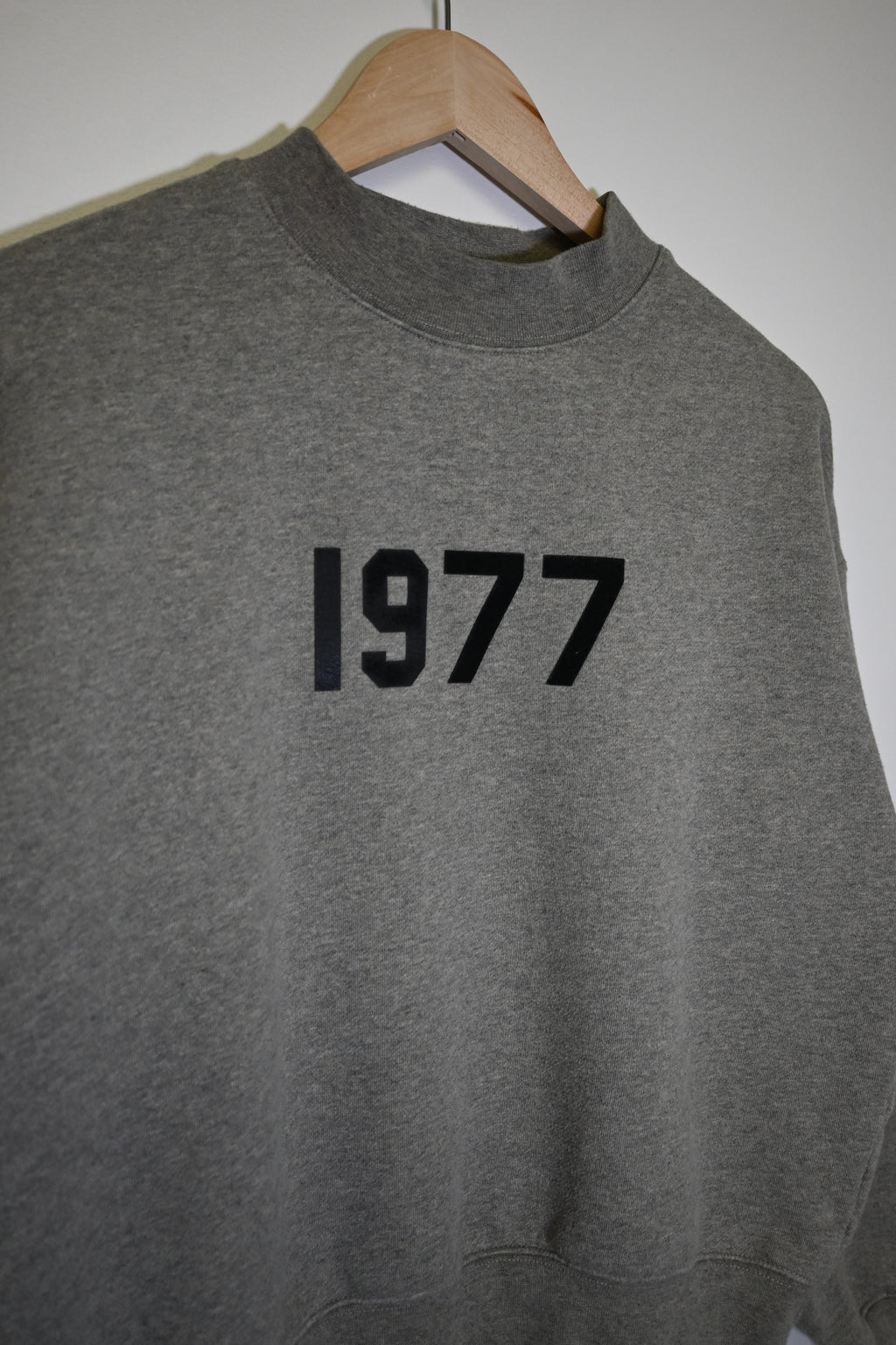 Essential 1977 Long Sleeve