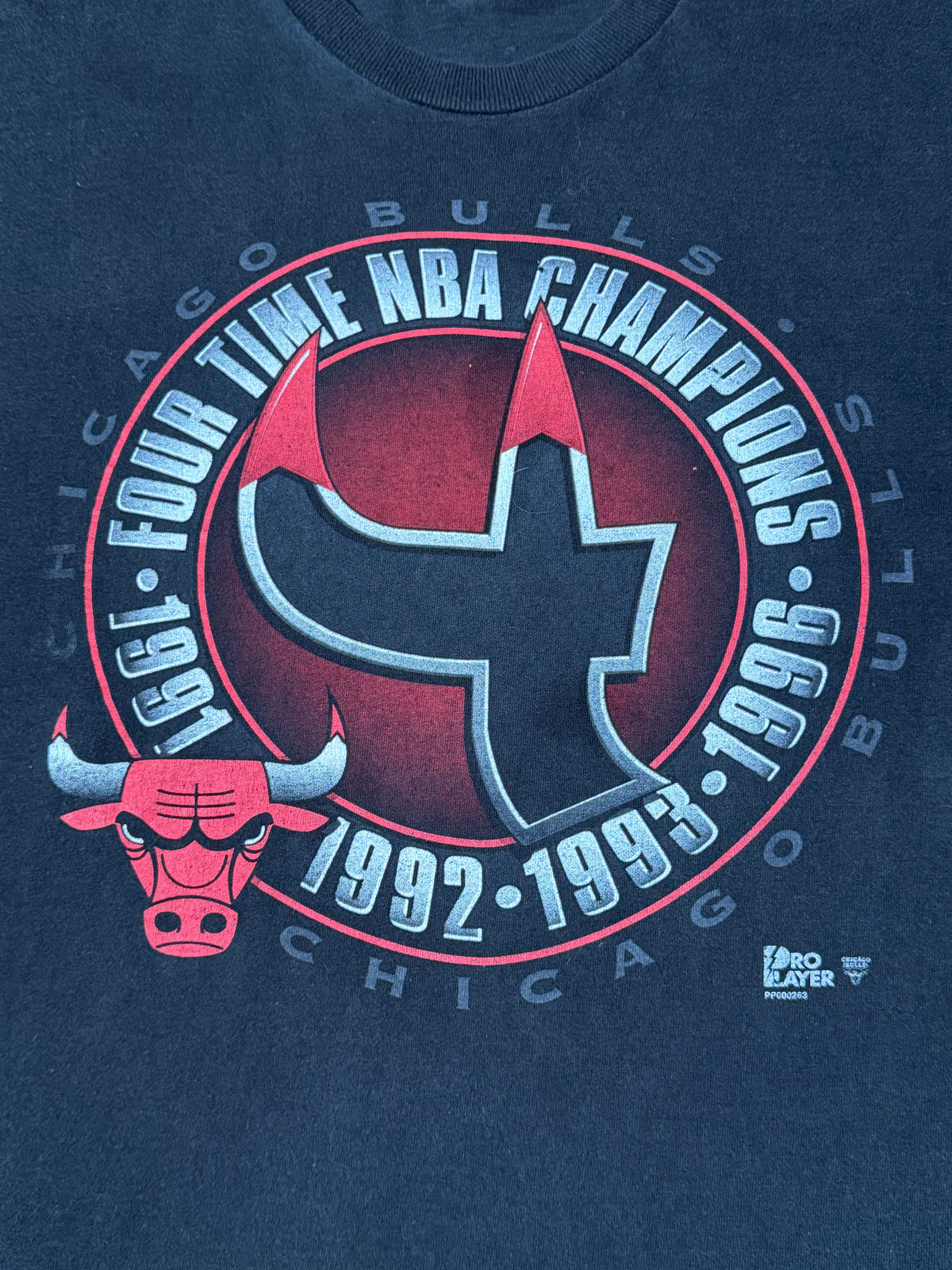 Vintage 1996 NBA 4TH Time Champion Chicago Bulls Tee