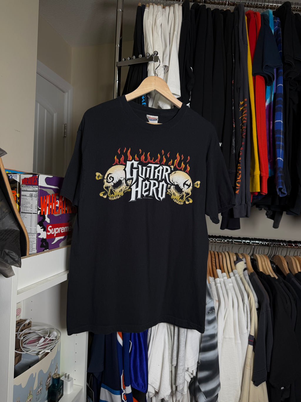 Vintage 2008 GUITAR HERO Video Game Tee