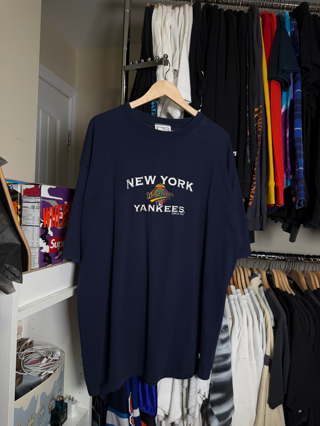 Vintage 1996 New York YANKEES Embroidered Tee