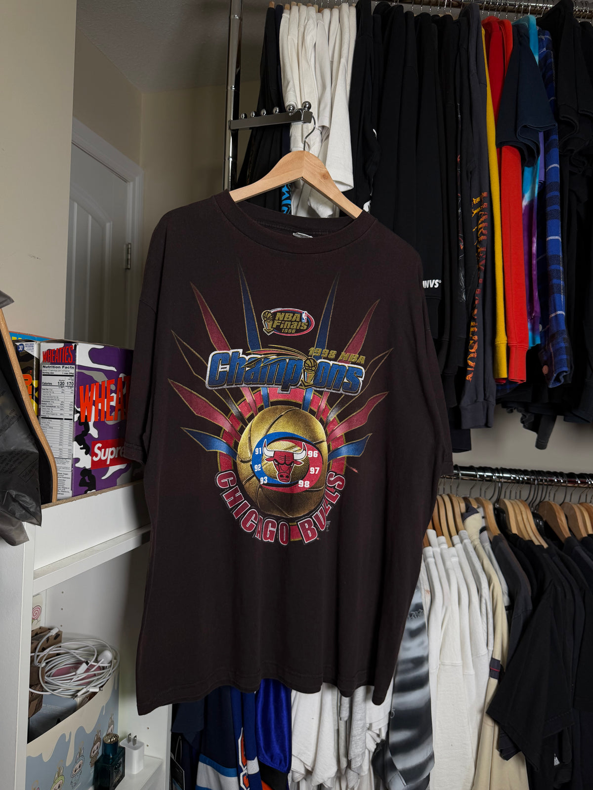 Vintage 1998 Chicago BULLS Starter Tee