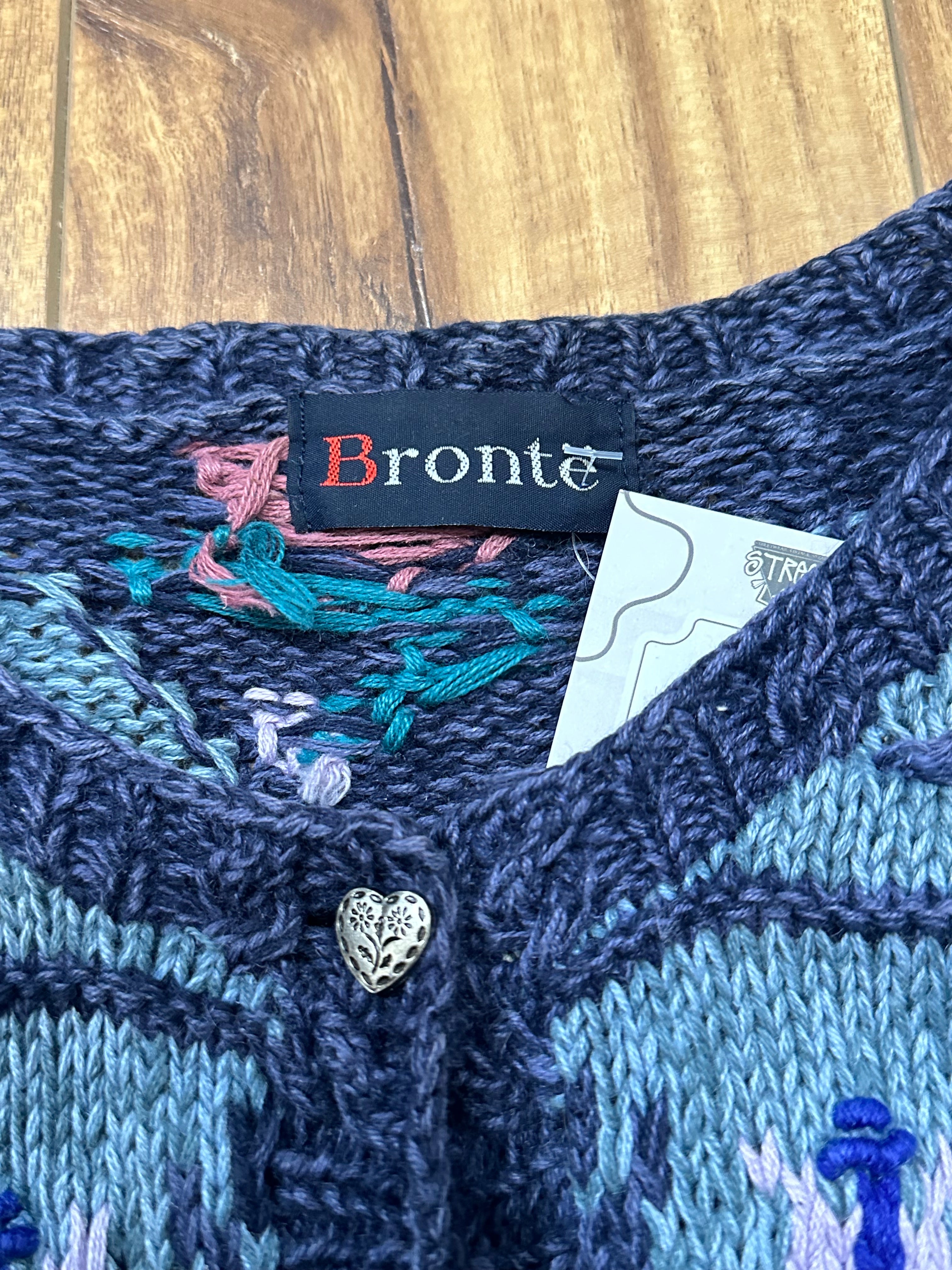 Vintage Knit Bronte Heart Buttons
