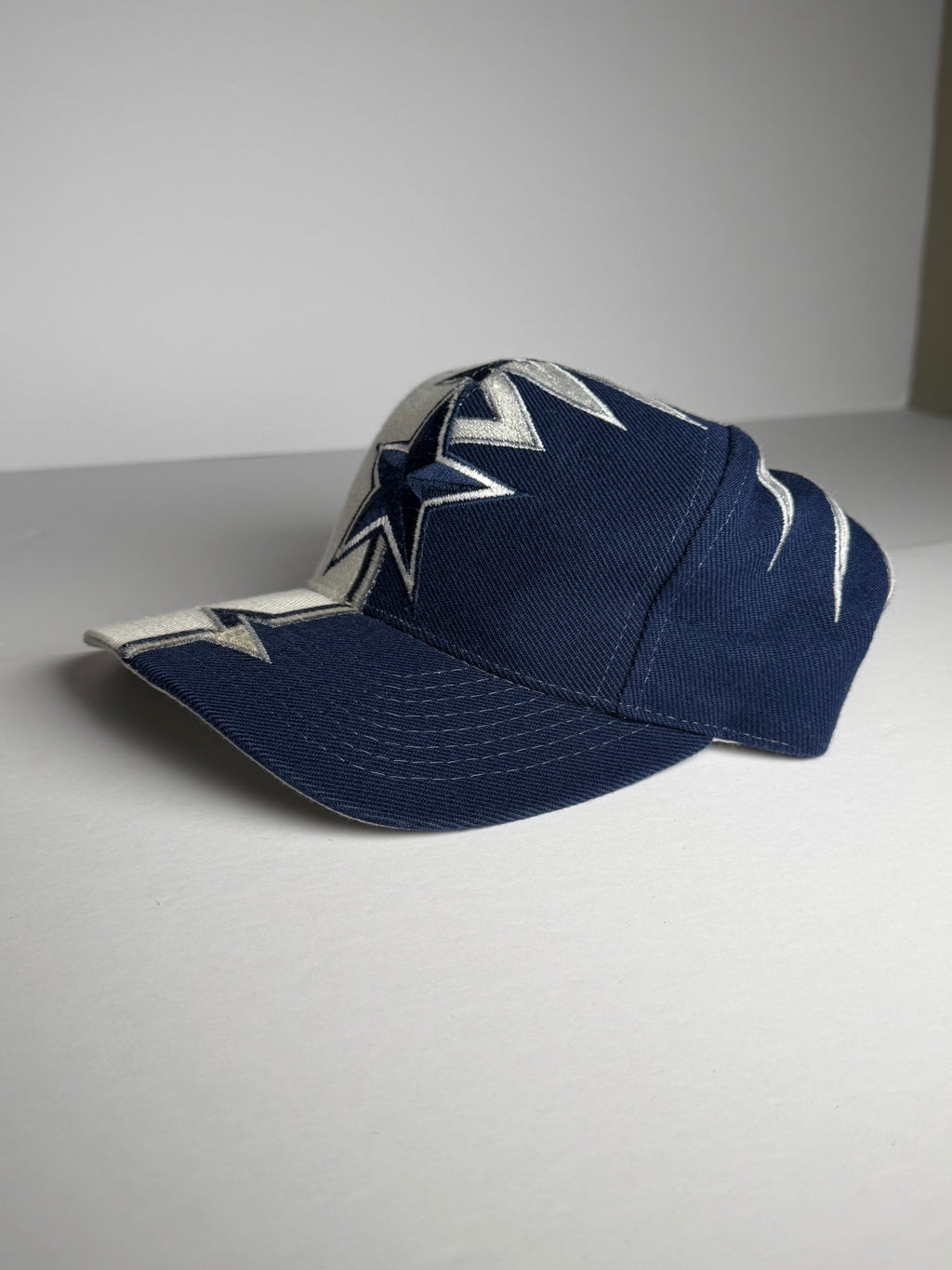 Vintage 90's NFL Dallas COWBOYS Starter Shockwave Hat.